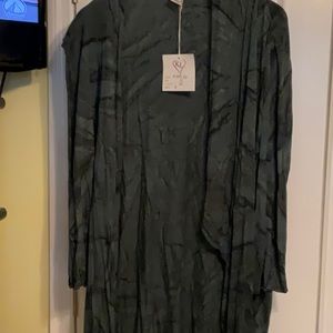 Long sleeve wrap. NWT. Very nice.